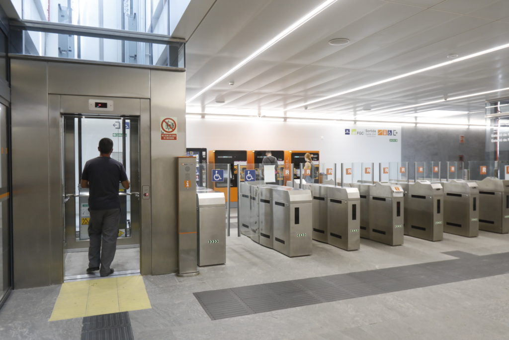 B20200722120237__A0A8404