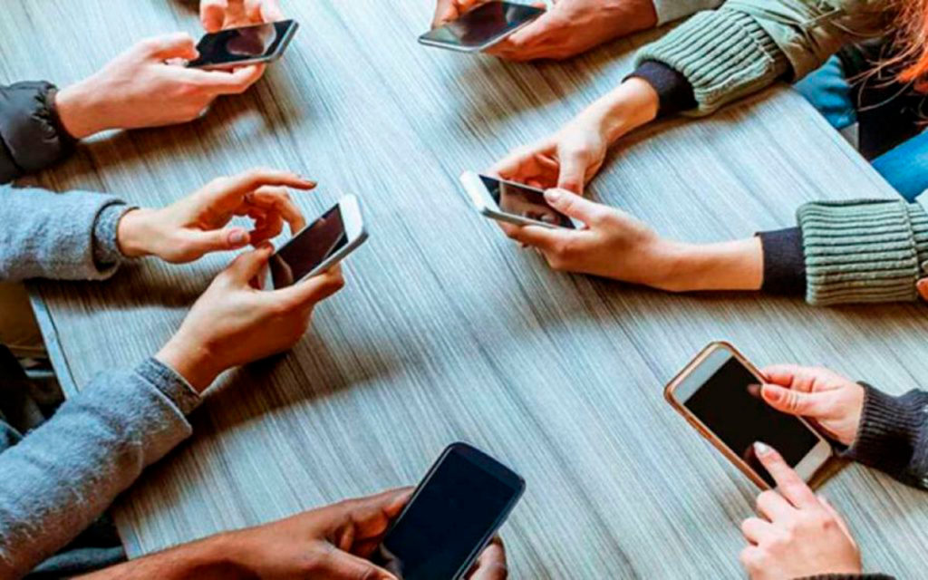 uso-celular-1024x640 exp 5