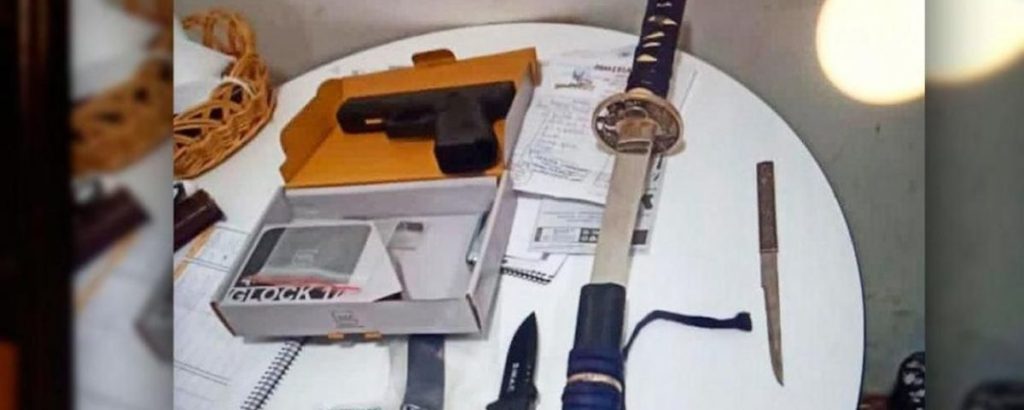 imagen-de-la-catana-requisada-en-la-estacio-n-de-sants-este-viernes-polici-a-nacional_9_1200x480