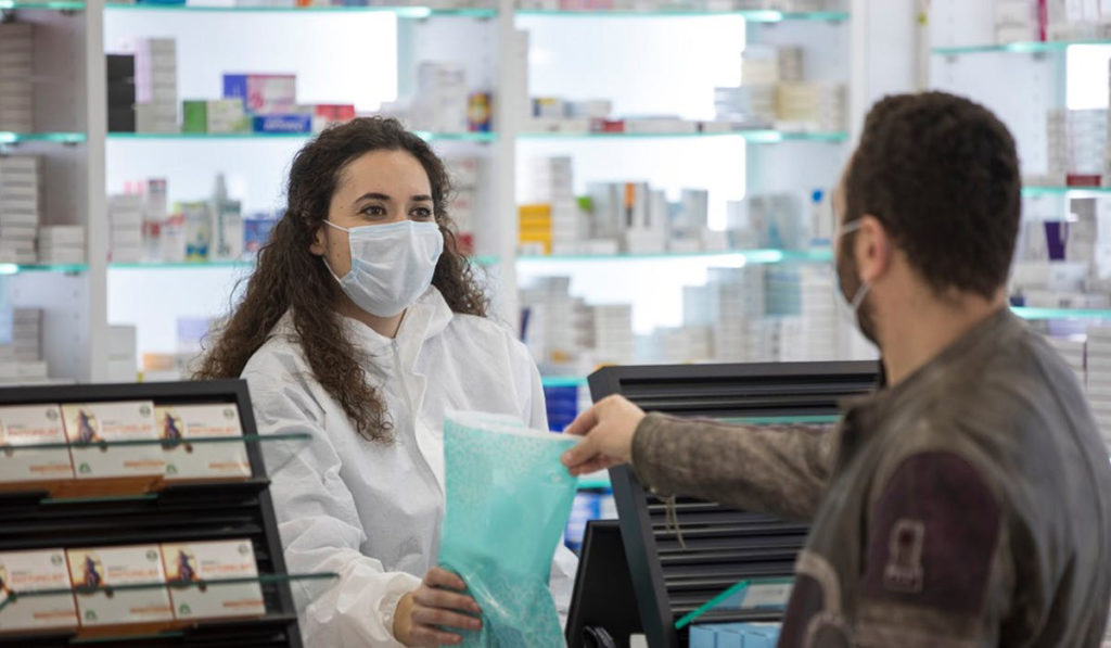 masque_chirurgicaux-delivrance_gratuite-pharmacie 100