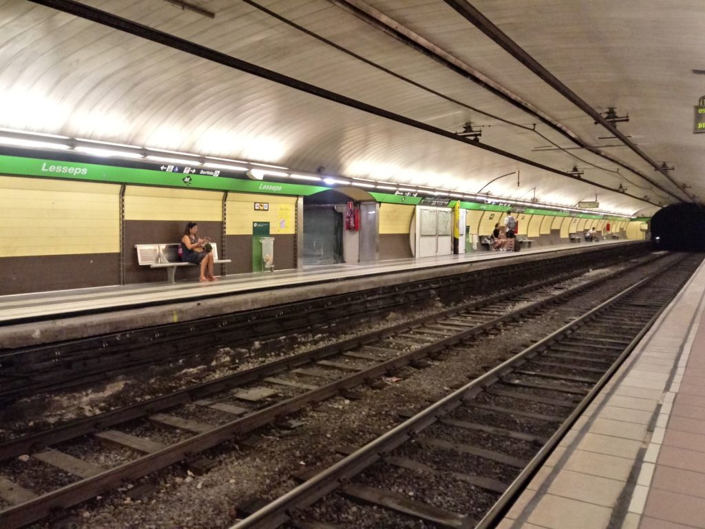 estacio-de-metro-de-lesseps-04