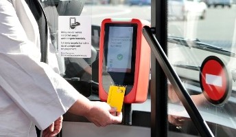rosa-alarcon-validacio-targeta-busbcn (2)