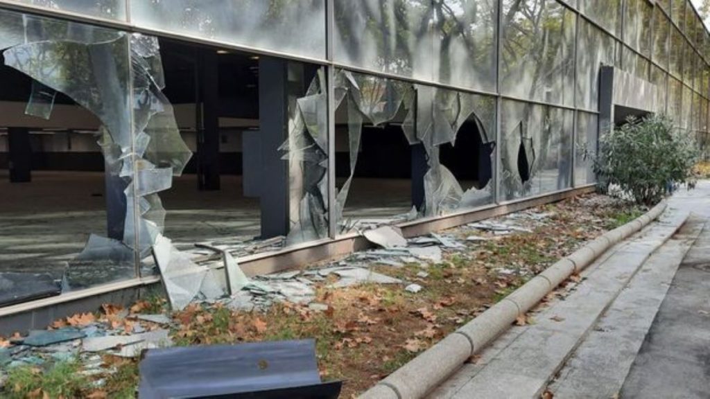 Vidres Trencats Portada