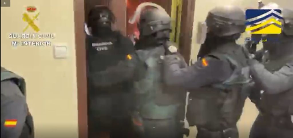 GUARDIA CIVIL ENTRADA (2) PORTADA