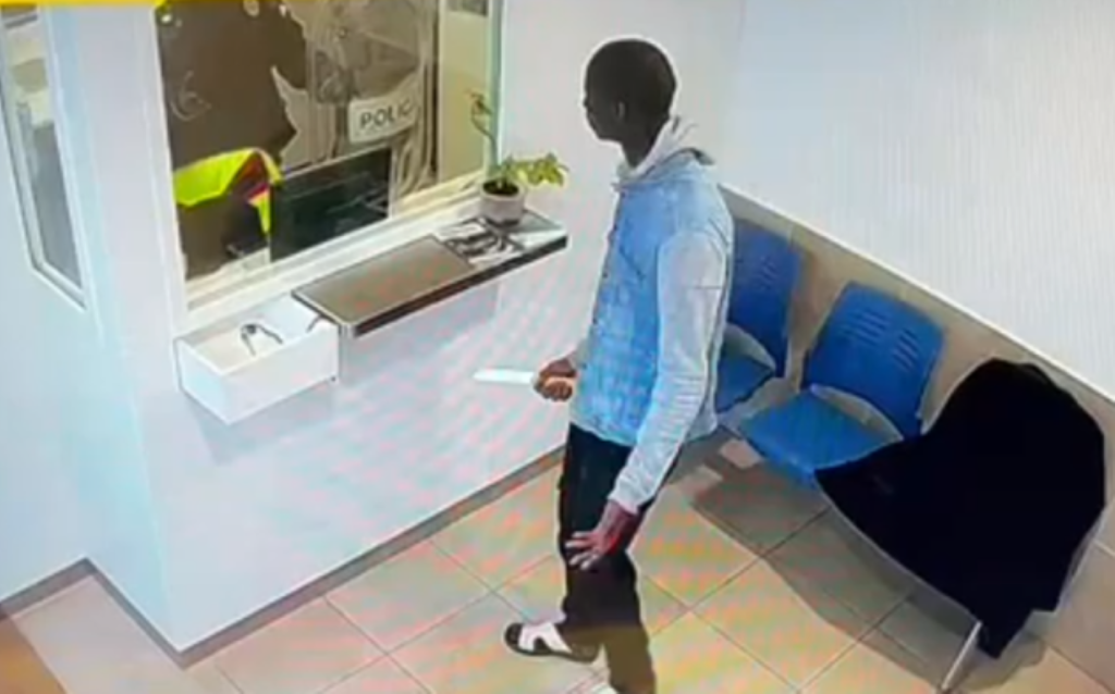 Cuchillo en mano 1200