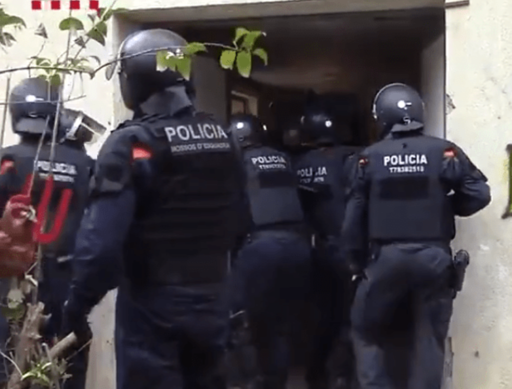 MOSSOS-ARCHIU-2 1200