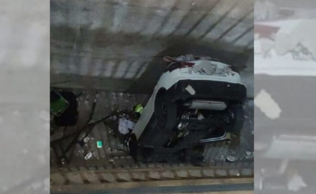 COTXE PARQUING PORTADA