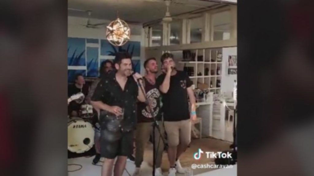 estopa-sorprende-a-un-grupo-en-pleno-concierto