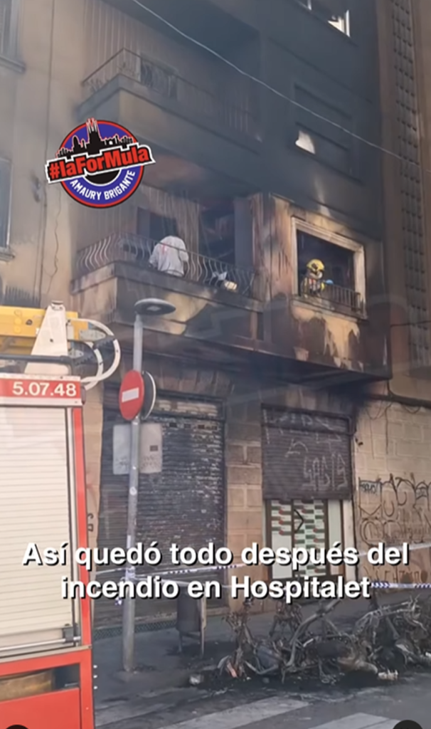 Un incendio en L'Hospitalet obliga a desalojar a 20 vecinos de un ...
