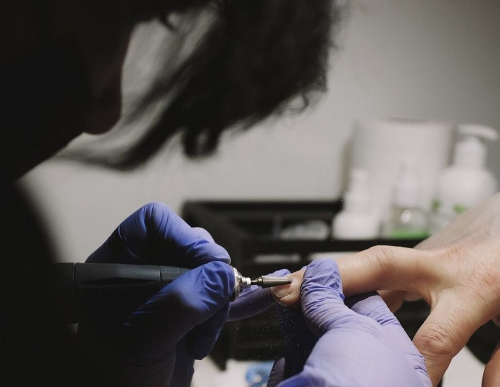 manicure-6836787_1280