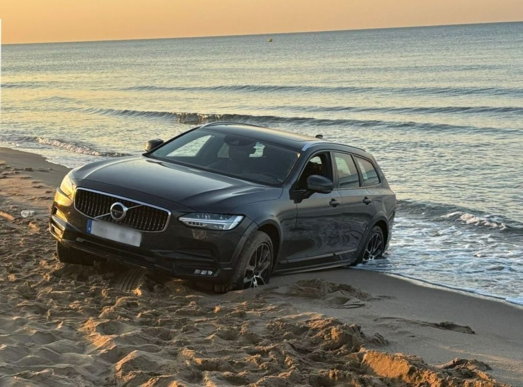 POLICIA DE GAVA PORTADA