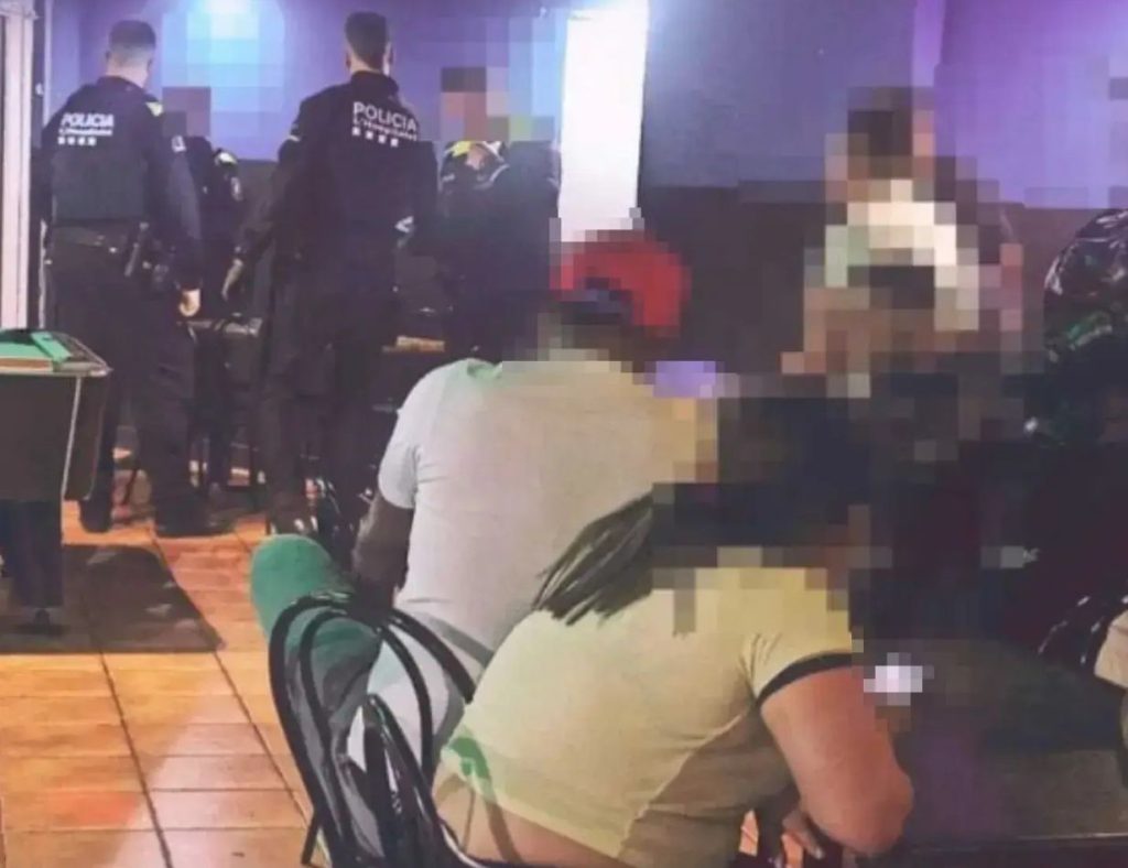 PORTADA PIXELAA RETALLAT