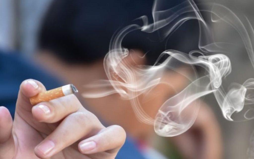 FUMAR A TERRASSES CORRECTE